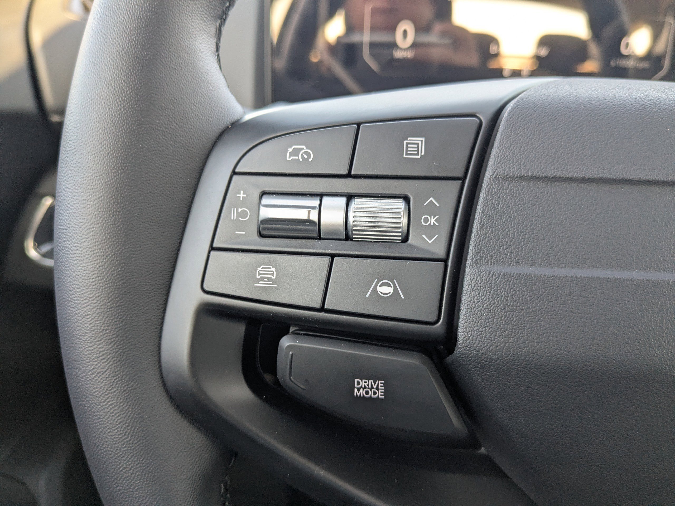 New 2025 Snow White Pearl Kia EX image 30