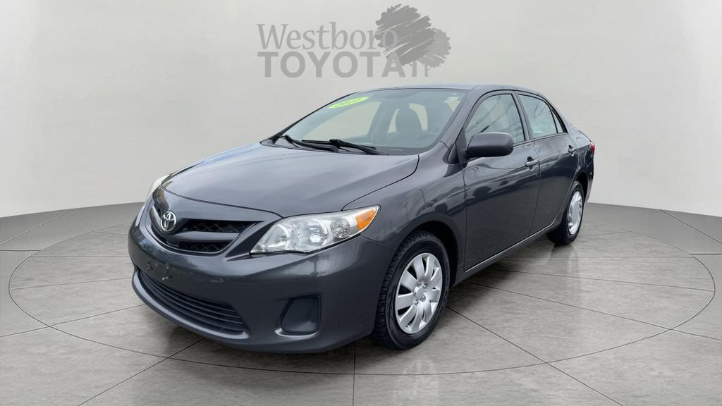 Used 2011 Gray Toyota LE image 3
