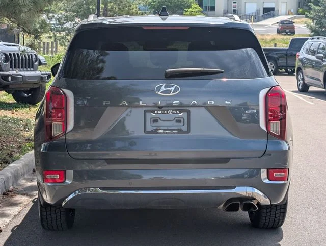 Used 2020 Graphite Hyundai Limited image 4