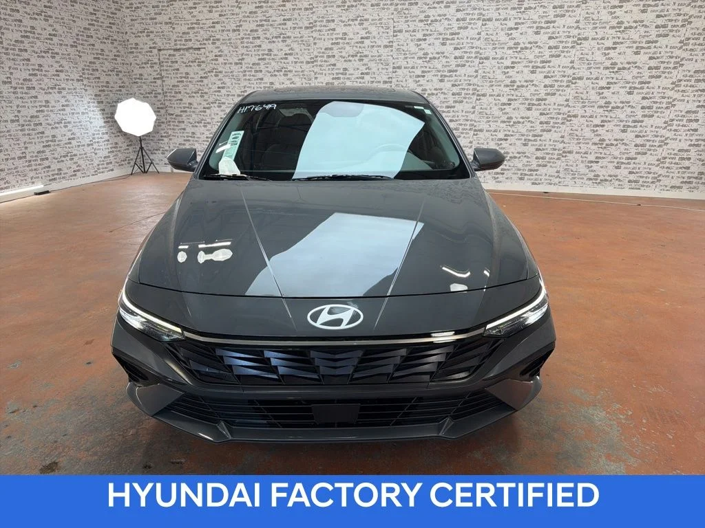 Certified Used 2025 Ecotronic Gray Hyundai SEL Convenience image 2