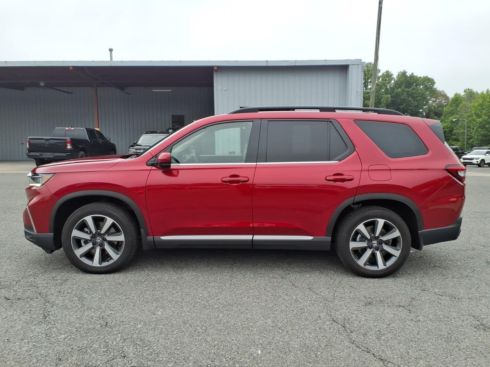 Used 2025  Honda Touring image 22