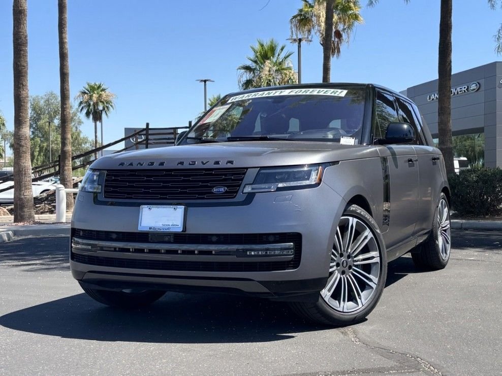 Used 2023 Santorini Black Metallic Land Rover SE image 1