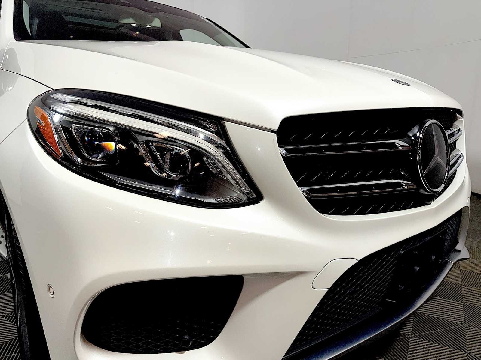Used 2018 designo Diamond White Metallic Mercedes-Benz AMG® GLE 43 image 25