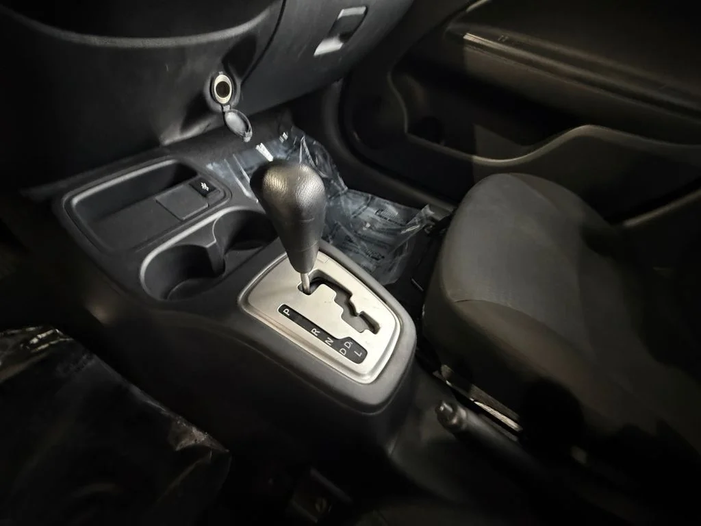 Used 2024  Mitsubishi  image 22