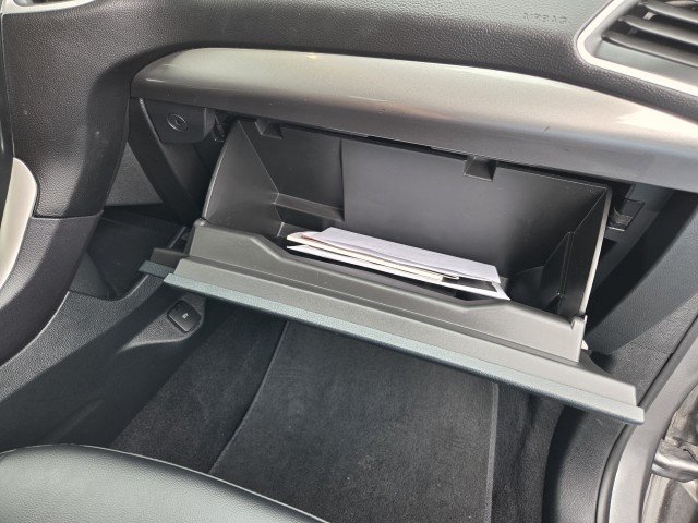 Used 2024 Grey Ford SEL image 40