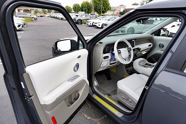 New 2026 Gray Hyundai SEL Premium image 41