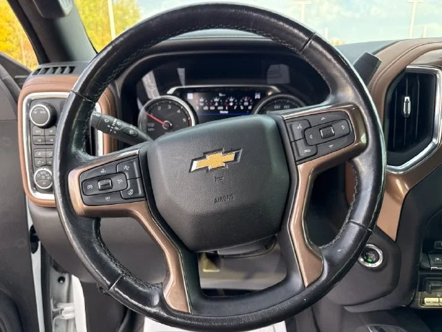 Used 2020 IRIDESCENT PEARL TRICOAT Chevrolet High Country image 18