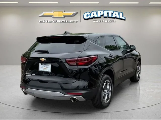 Used 2025 Black Chevrolet 2LT image 6