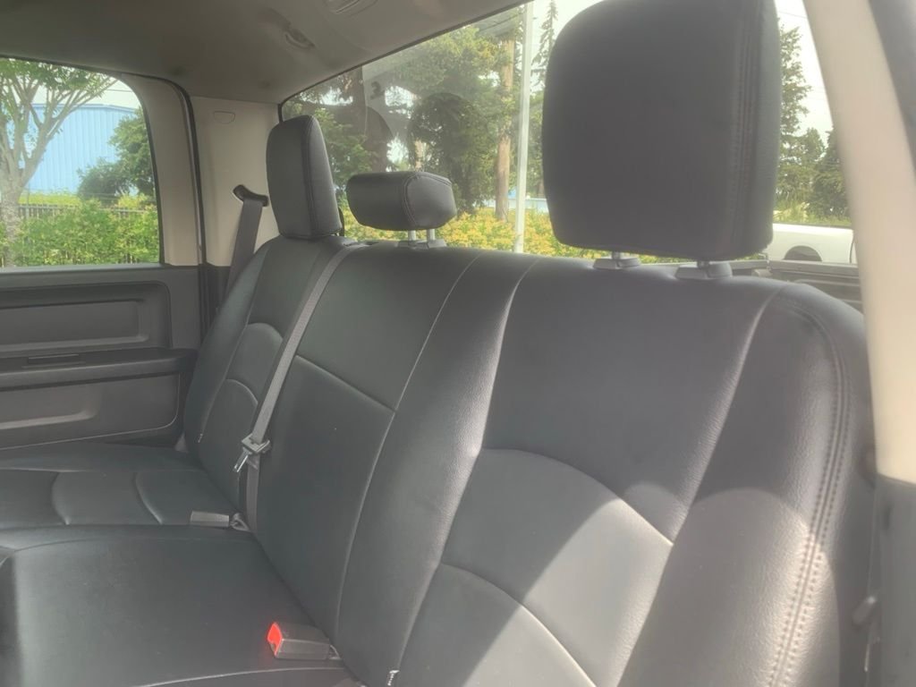 Used 2018 Bright Silver Clearcoat Metallic Ram Tradesman image 11