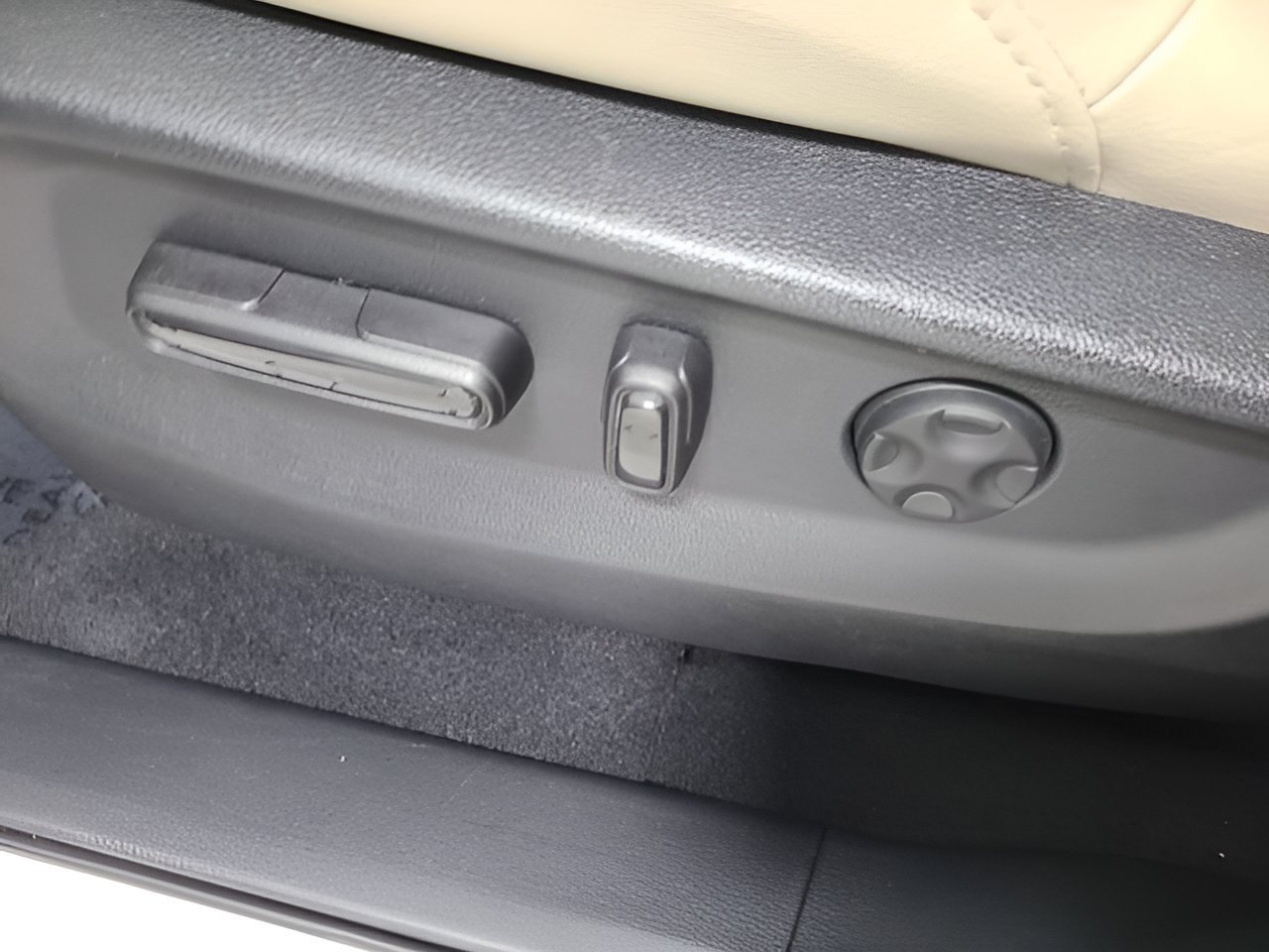 Used 2019 White Honda EX-L image 21