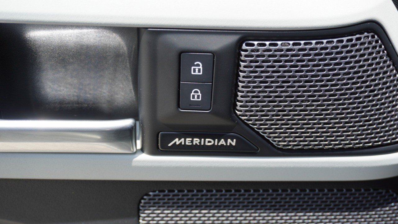 Used 2023 Green Land Rover S image 22
