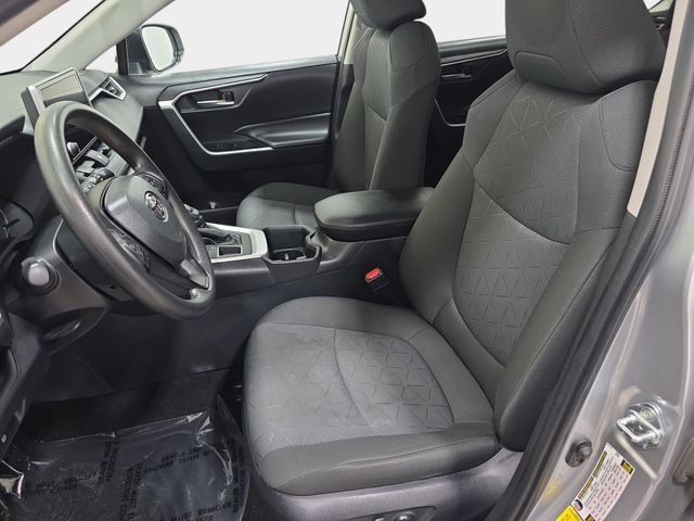 2024 Toyota RAV4 XLE - Photo 11