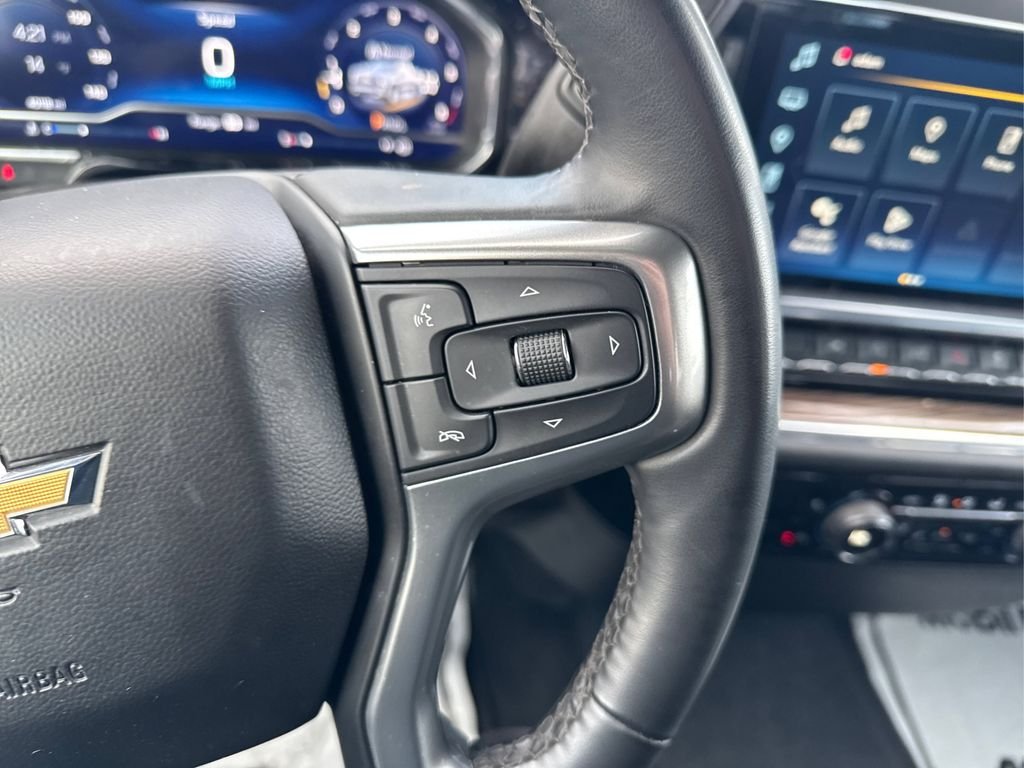 Used 2024 Summit White Chevrolet LT image 31