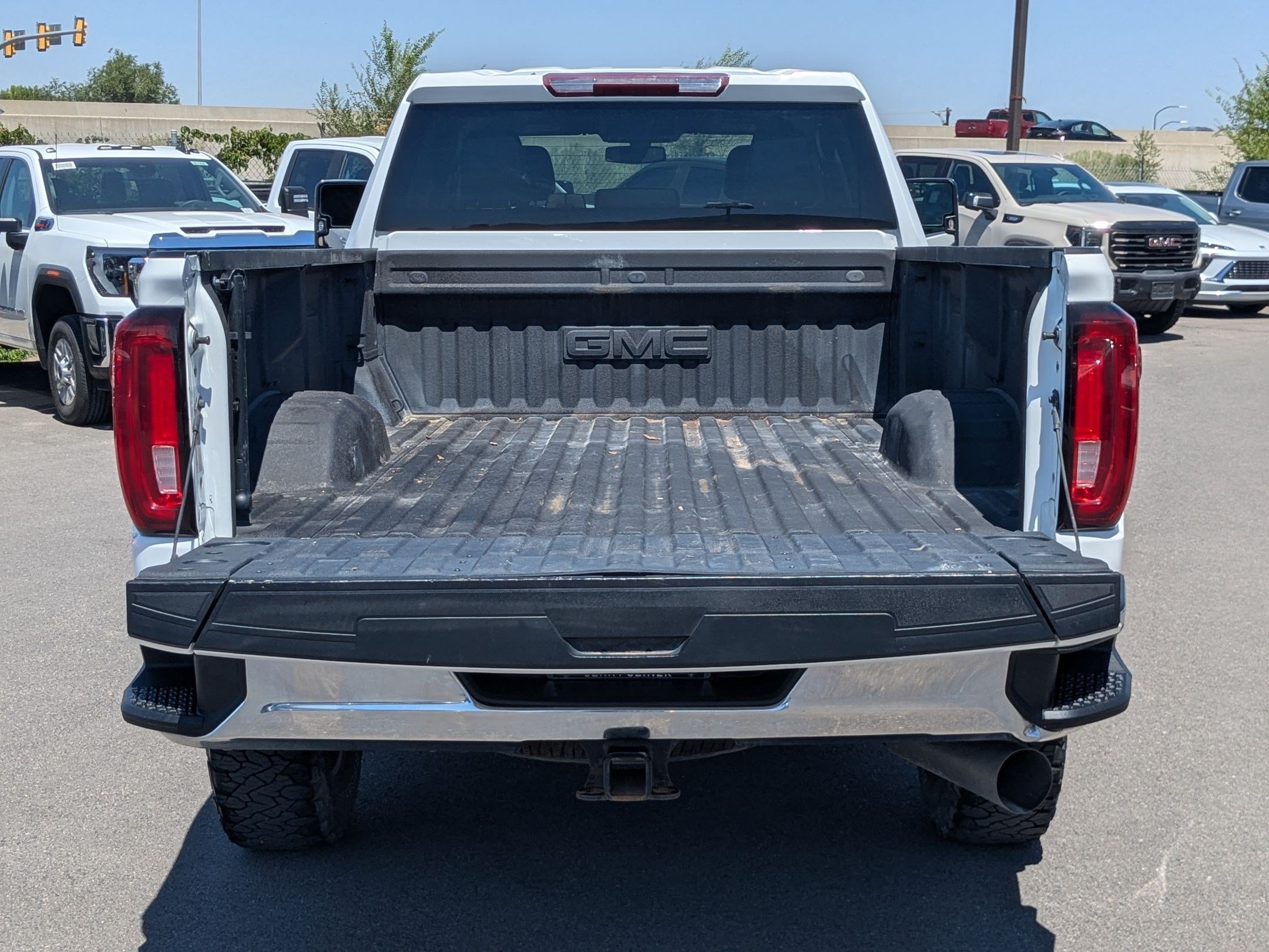 Used 2023 SUMMIT WHITE GMC SLT image 33