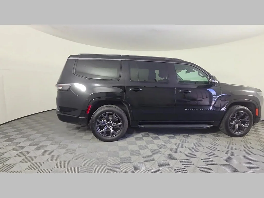 New 2026 High Gloss Black Exterior Paint Jeep Limited Altitude image 25