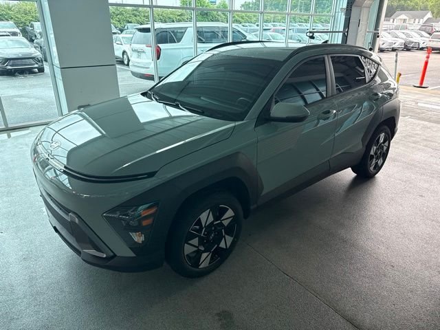 Used 2024 Green Hyundai SEL image 3