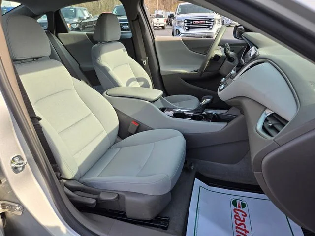 Used 2022 Silver Chevrolet LS image 24