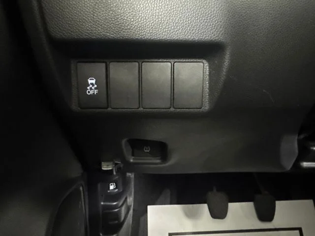 Used 2015 Silver Honda LX image 17