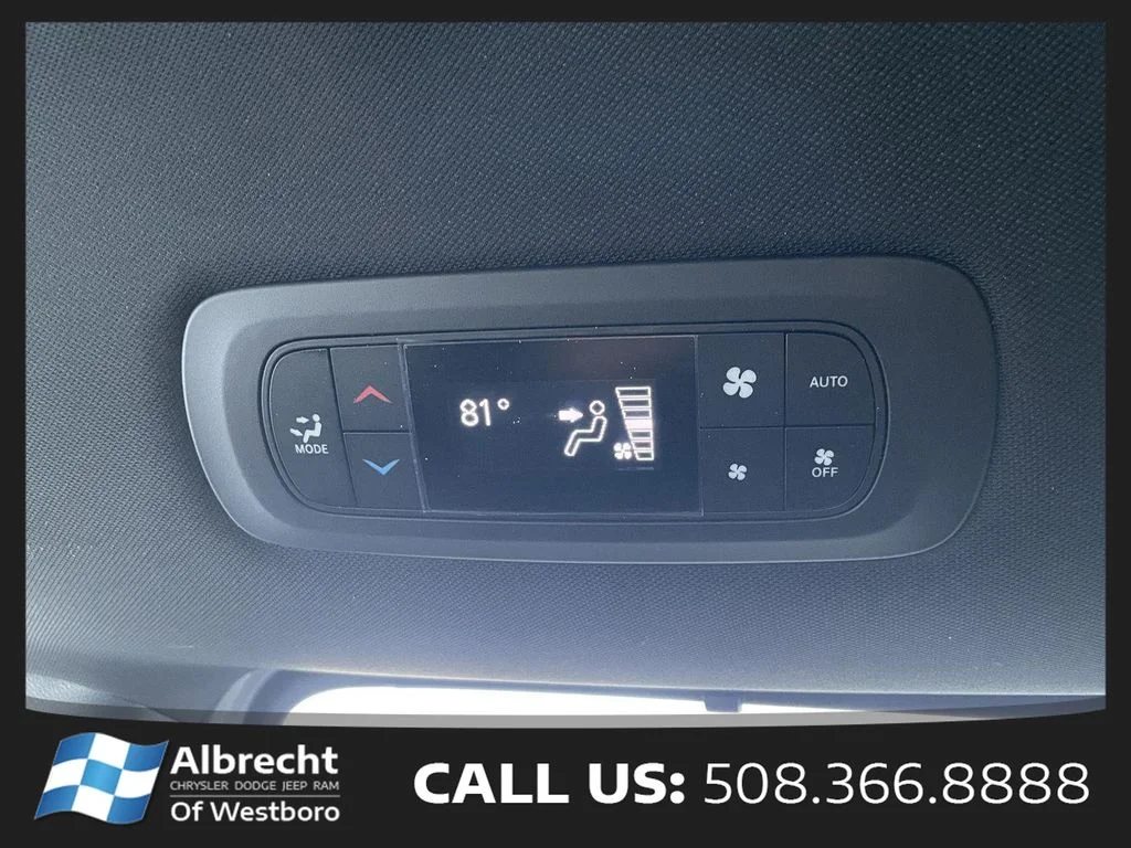 New 2026 Bright White Clear-Coat Exterior Paint Chrysler Select image 20