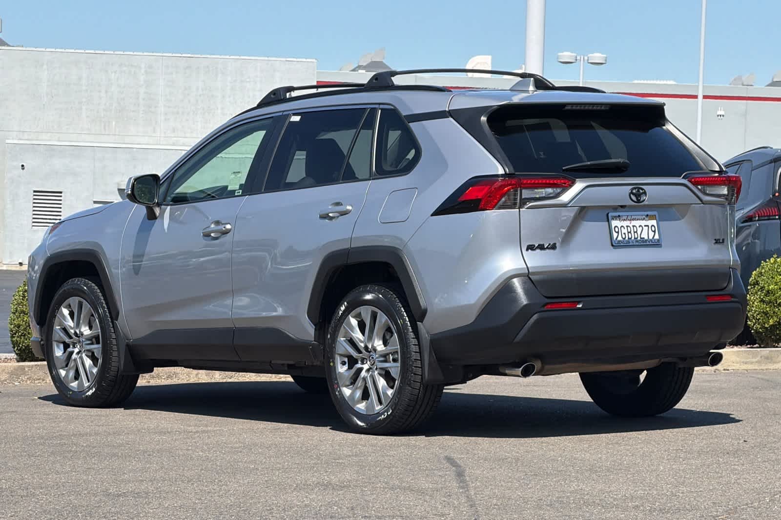 Used 2023 Silver Sky Metallic Toyota XLE Premium image 7