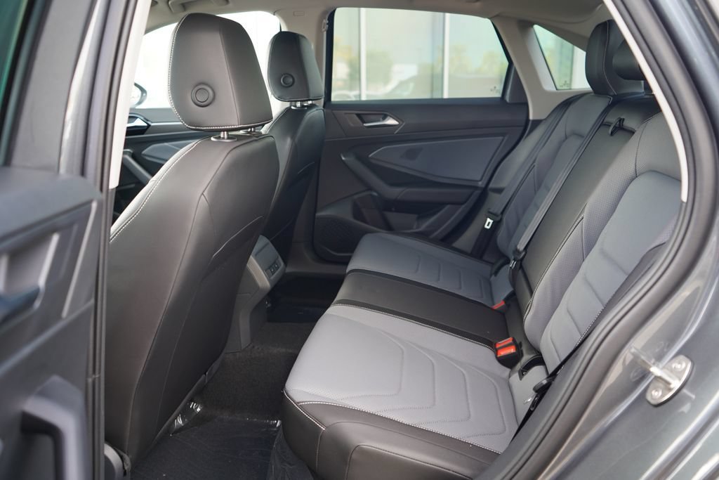 New 2026 Platinum Gray Metallic Volkswagen 1.5T SEL image 7