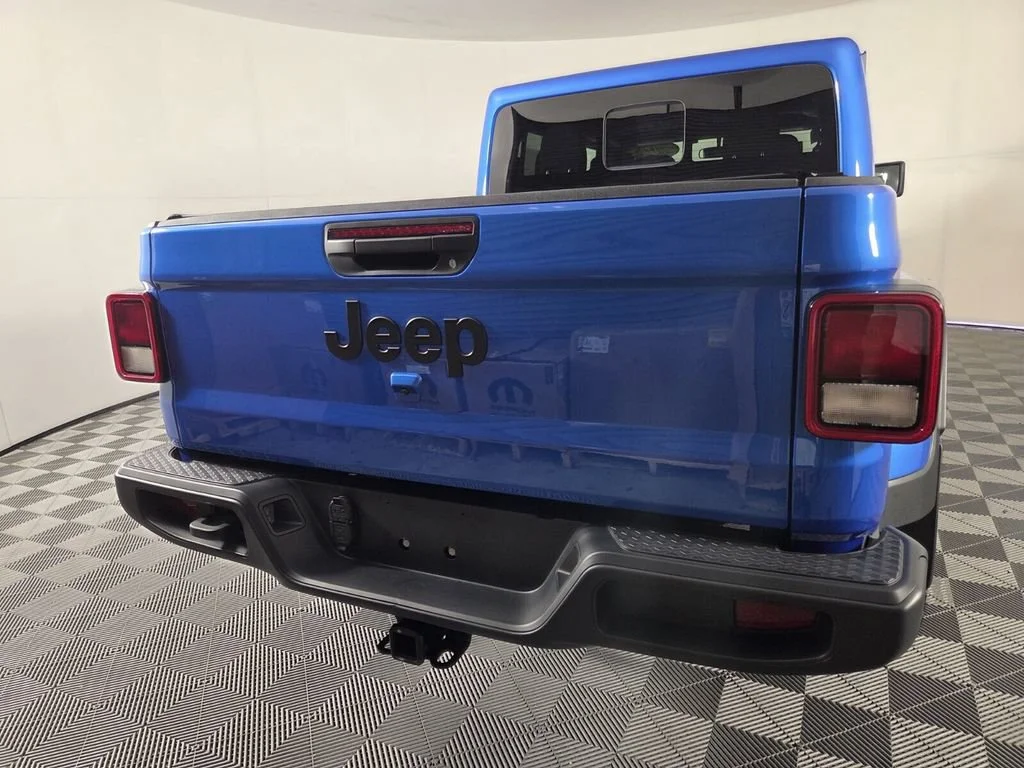 Used 2025 Hydro Blue Pearlcoat Jeep Nighthawk image 6