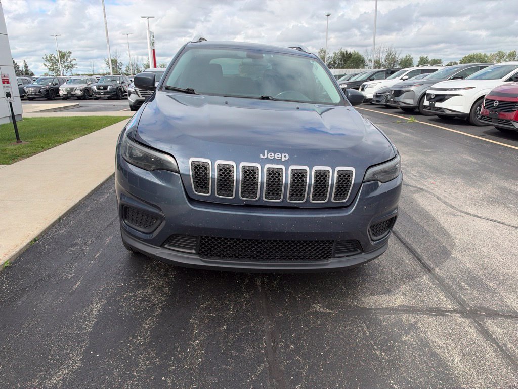 Used 2020 Slate Blue Pearlcoat Jeep Latitude image 5