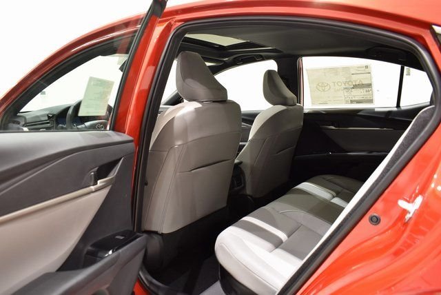 2026 Toyota Camry SE - Photo 6
