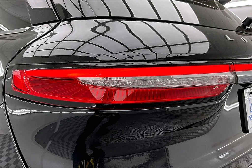 Used 2022 Black Metallic Lincoln Standard image 30