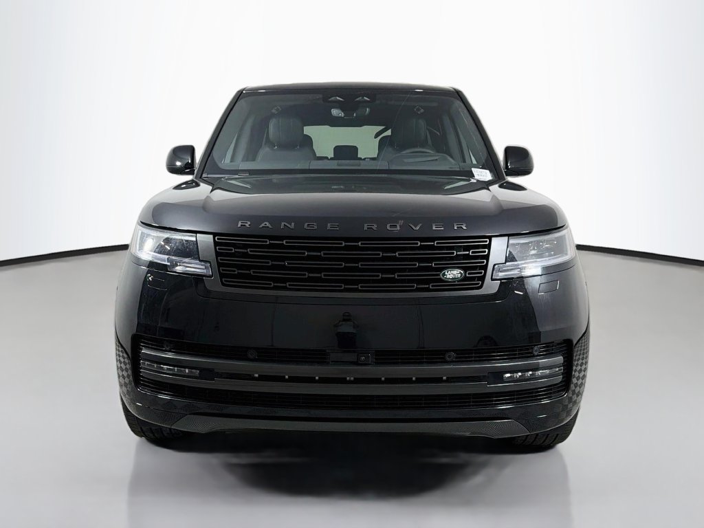 New 2027 Santorini Black Land Rover SE image 2