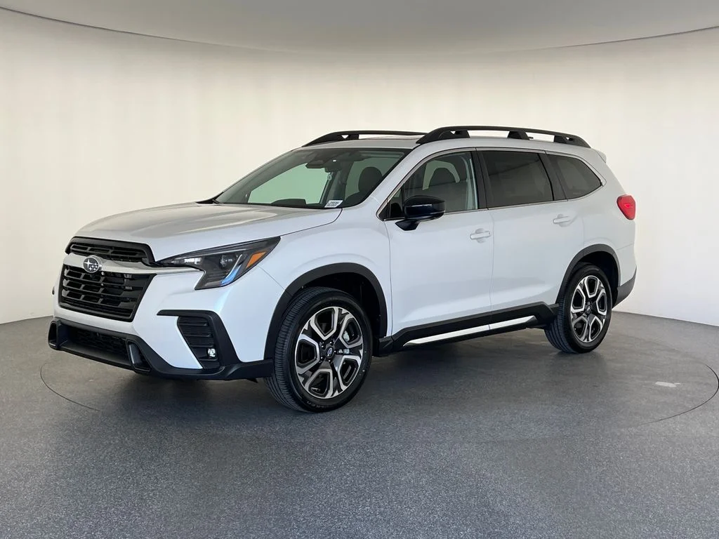 New 2026 CRYSTAL WHITE PEARL Subaru Limited 7-Passenger image 9