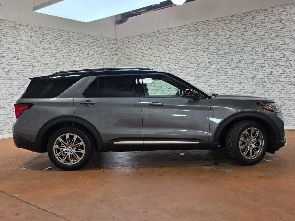 New 2026 Gray Ford Platinum image 9