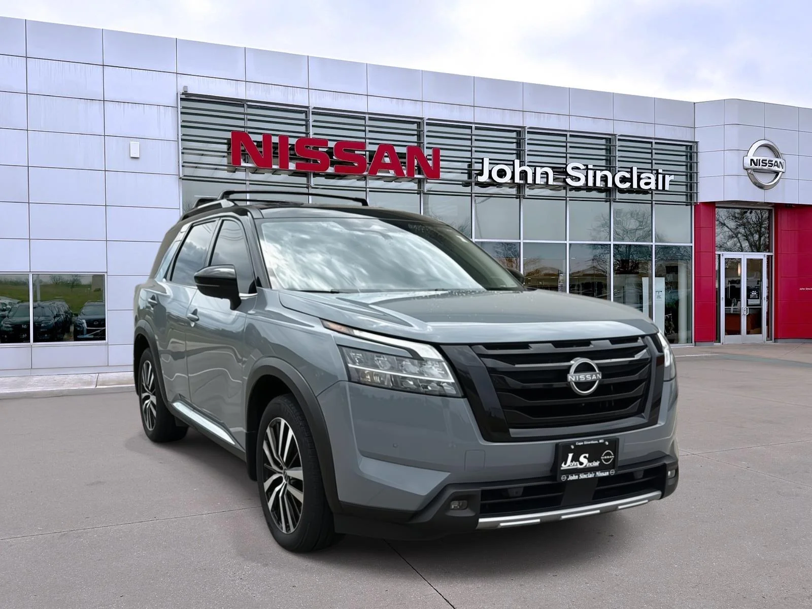 Certified Used 2024 Boulder Gray Pearl/Super Black Nissan Platinum image 1