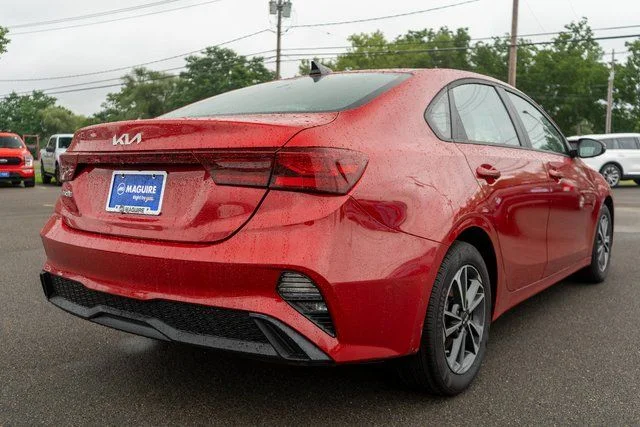 Used 2024 Currant Red Kia LXS image 6