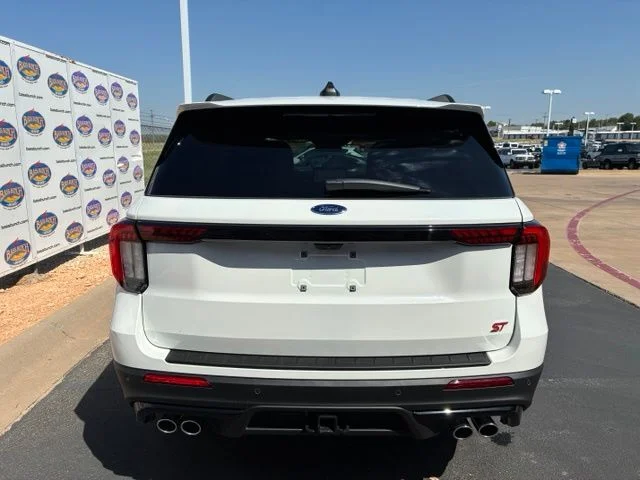 New 2026 Star White Metallic Tri-Coat Ford ST image 5