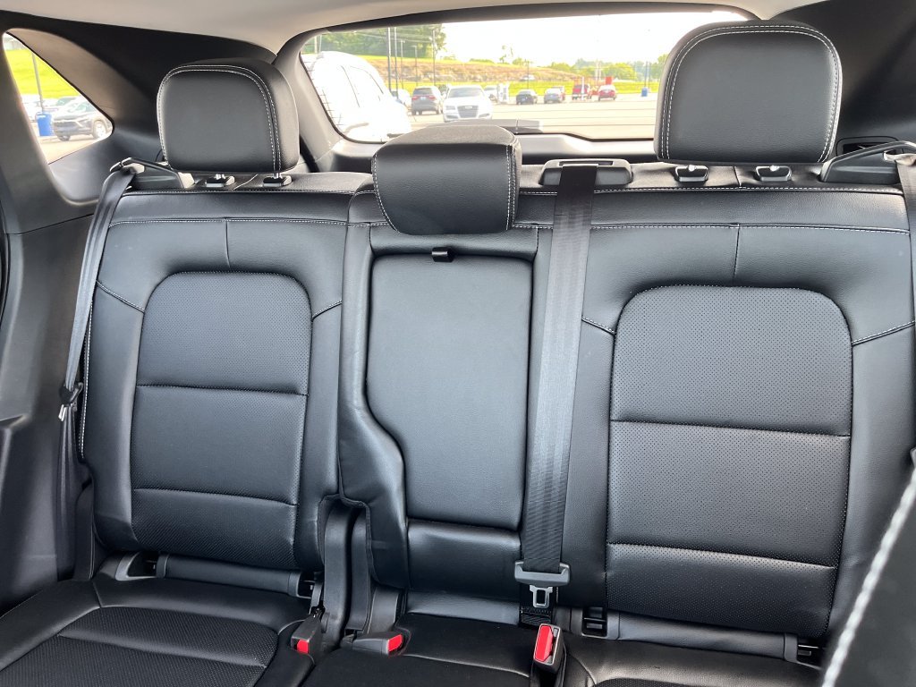 Used 2022 Blue Ford SEL image 13