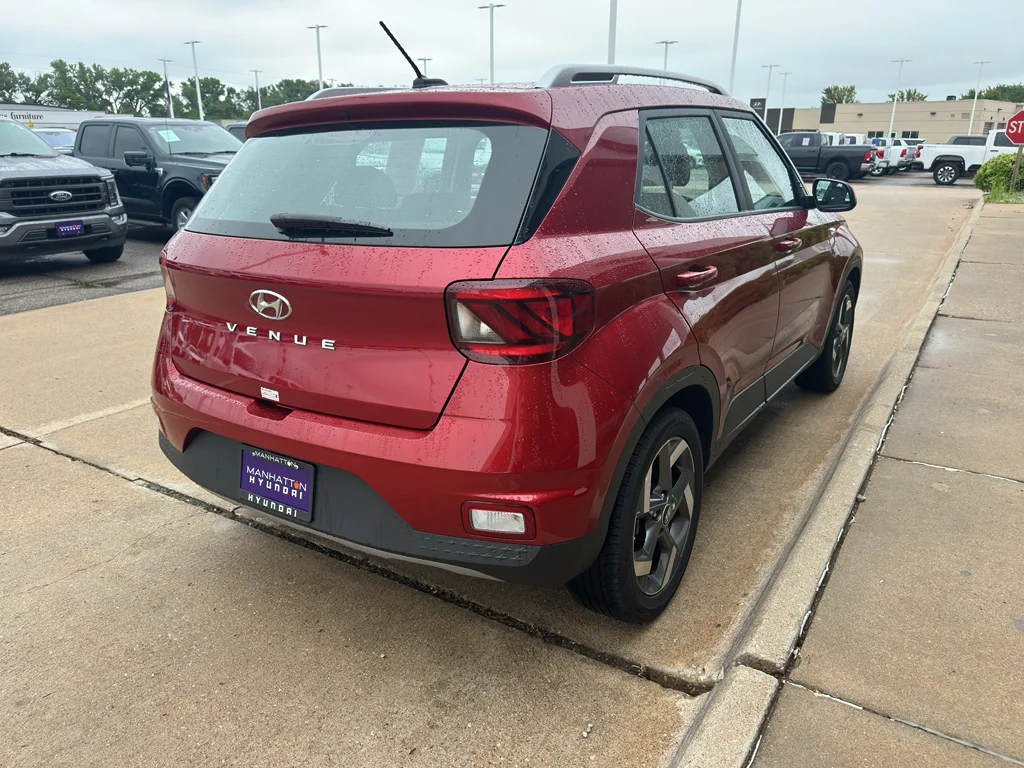 Used 2025 Ultimate Red Hyundai SEL image 5