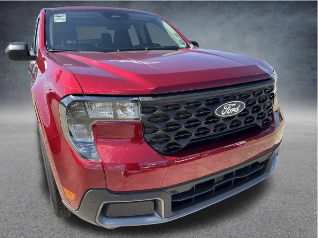 Used 2025 Red Ford XLT image 4