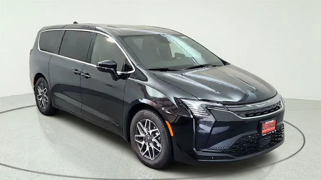 New 2027 Diamond Black Crystal Pearl-Coat Exterior Paint Chrysler Limited image 28
