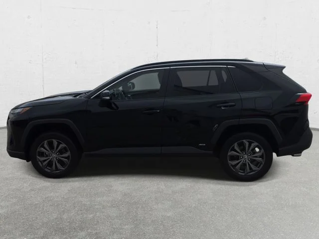 Used 2023 Midnight Black Metallic Toyota XLE Premium image 8