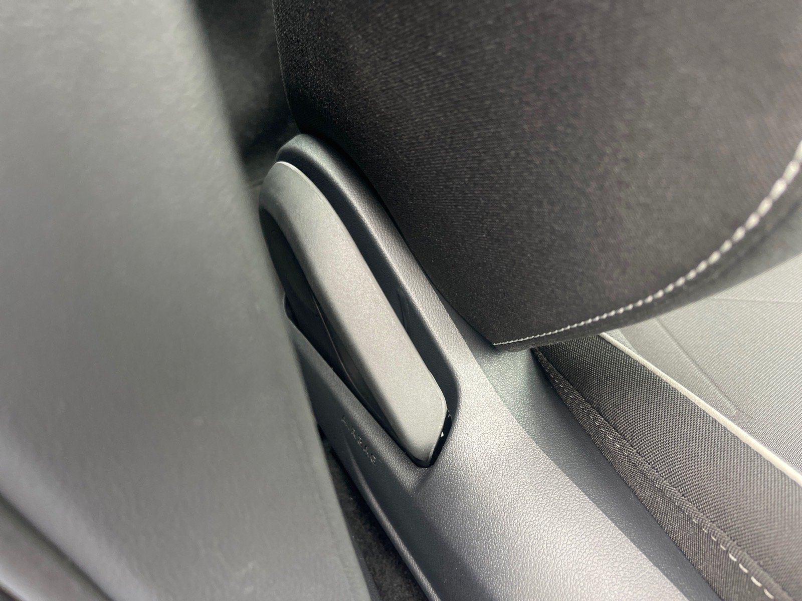 2026 Volkswagen Jetta Sport - Photo 17