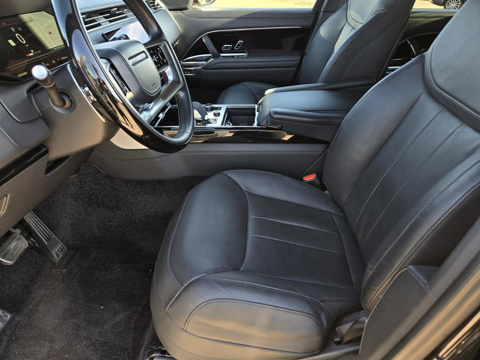 Used 2023 Black Land Rover SE image 17