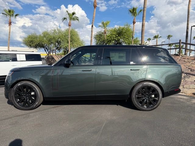 New 2026 Belgravia Green Land Rover SE image 4