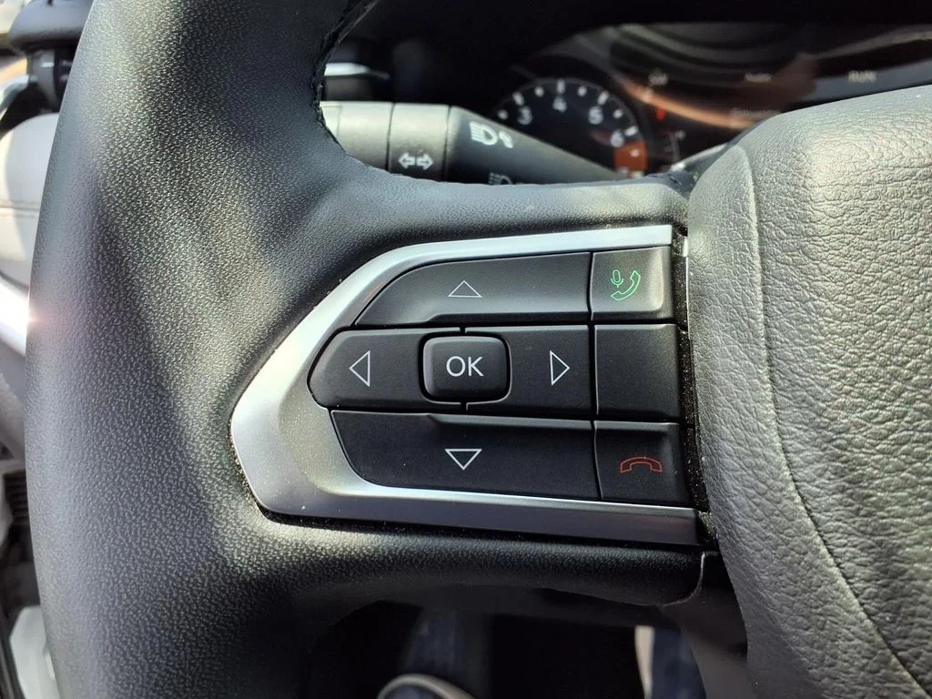 Used 2025 White Jeep Limited image 13