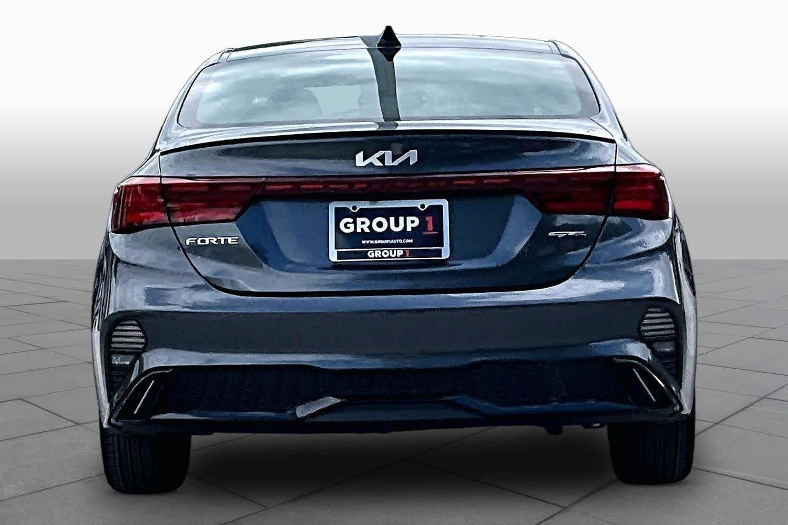 Used 2023 Gravity Gray Kia GT-Line image 5
