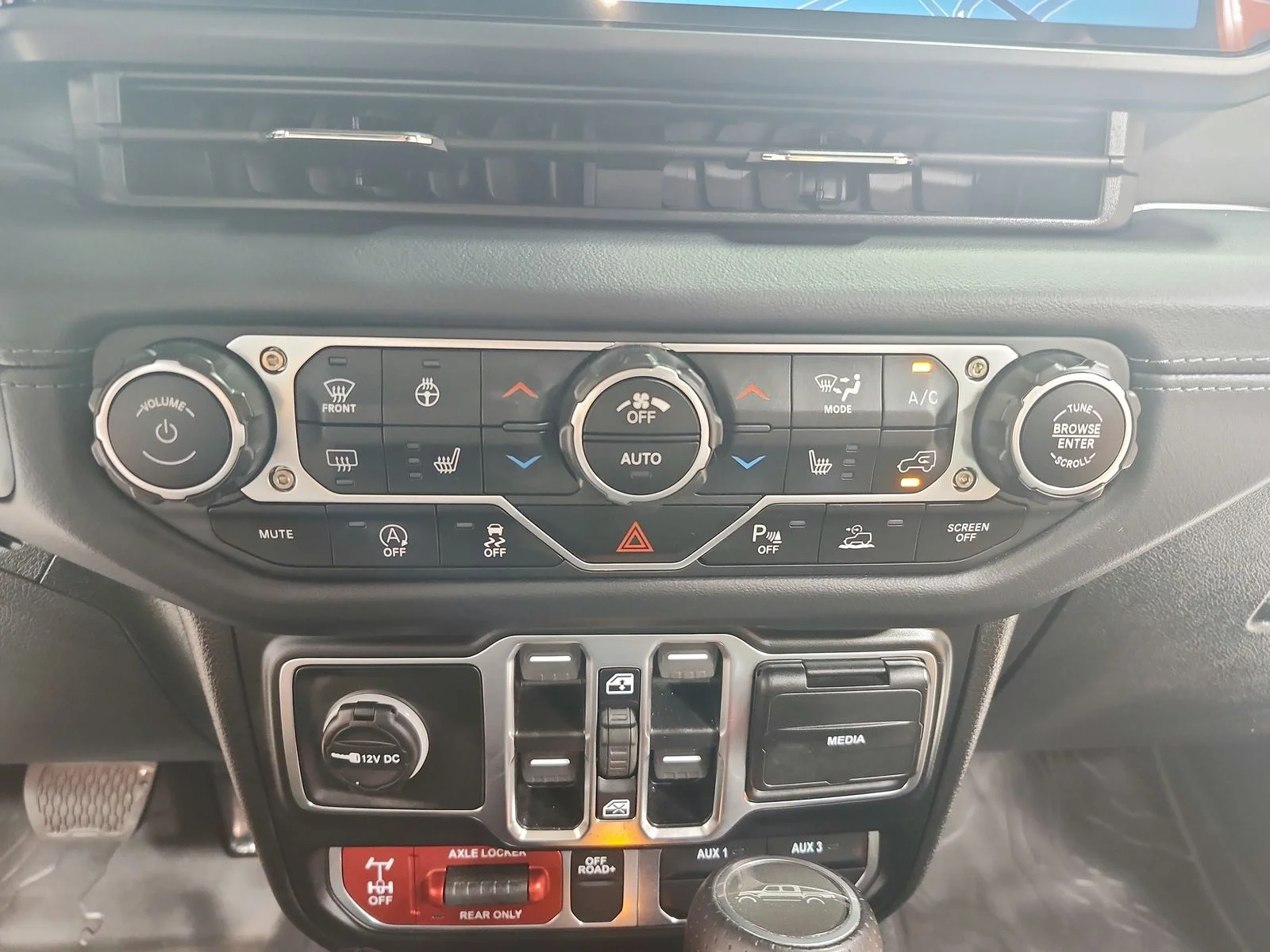 Used 2025 JOOSE Jeep Mojave image 34
