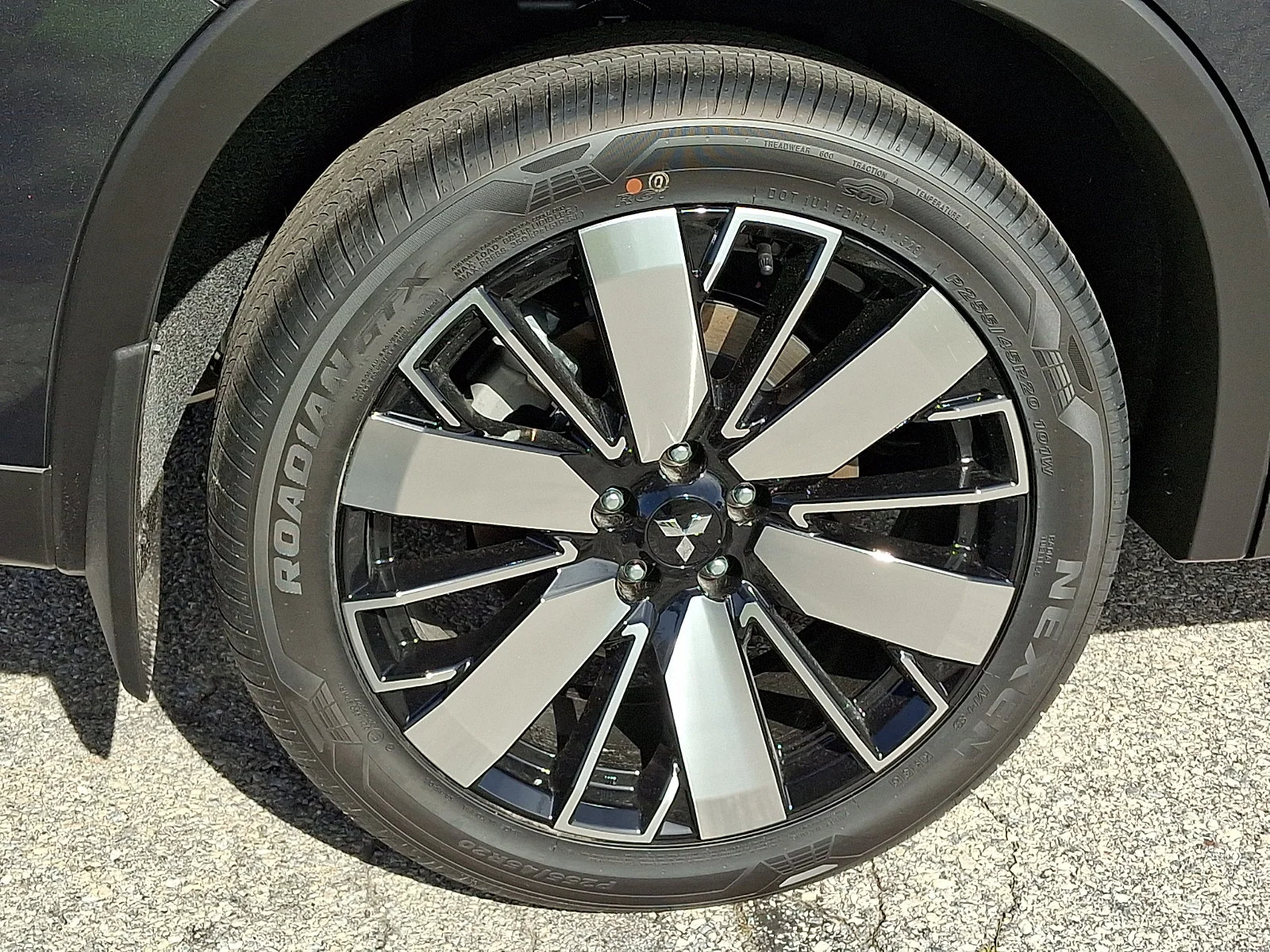 New 2026 Gray Mitsubishi SE image 8