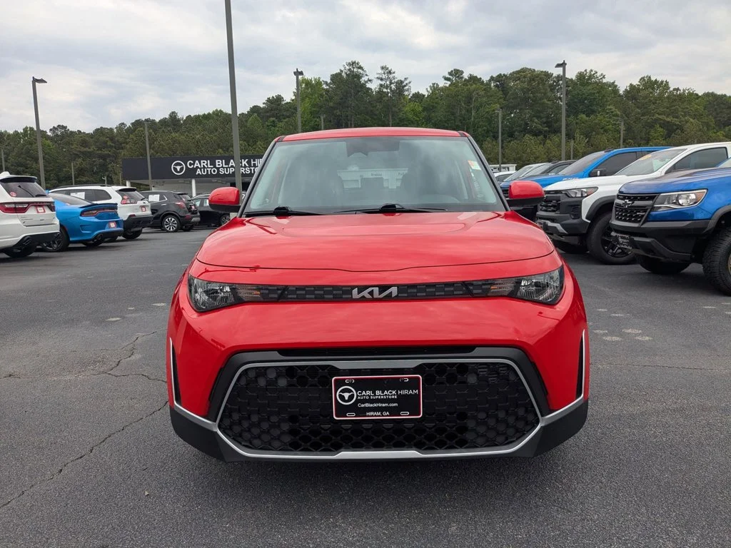 Used 2025 Inferno Red Kia LX image 2