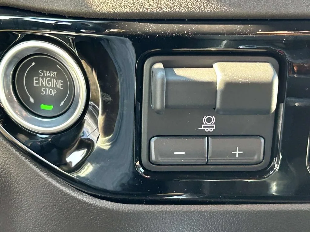 New 2026 Summit White GMC SLT image 21