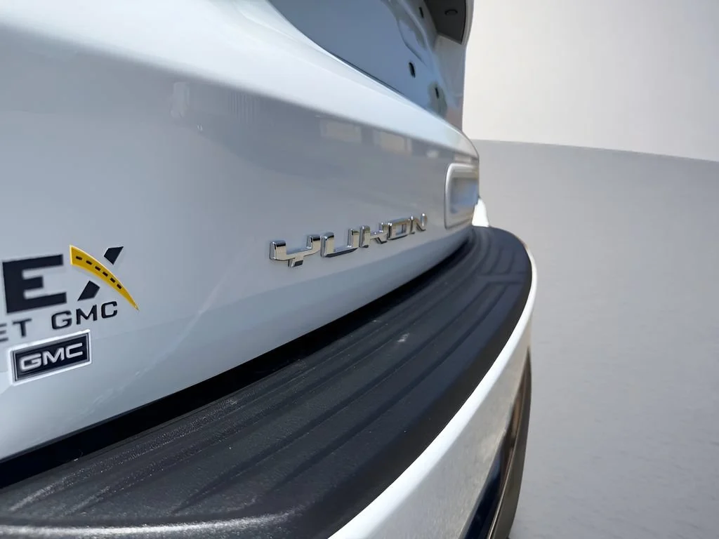 New 2026 Summit White GMC AT4 image 37
